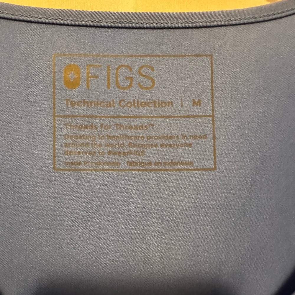 Figs Technical Collection Short Sleeve Top - Picture 3 of 5